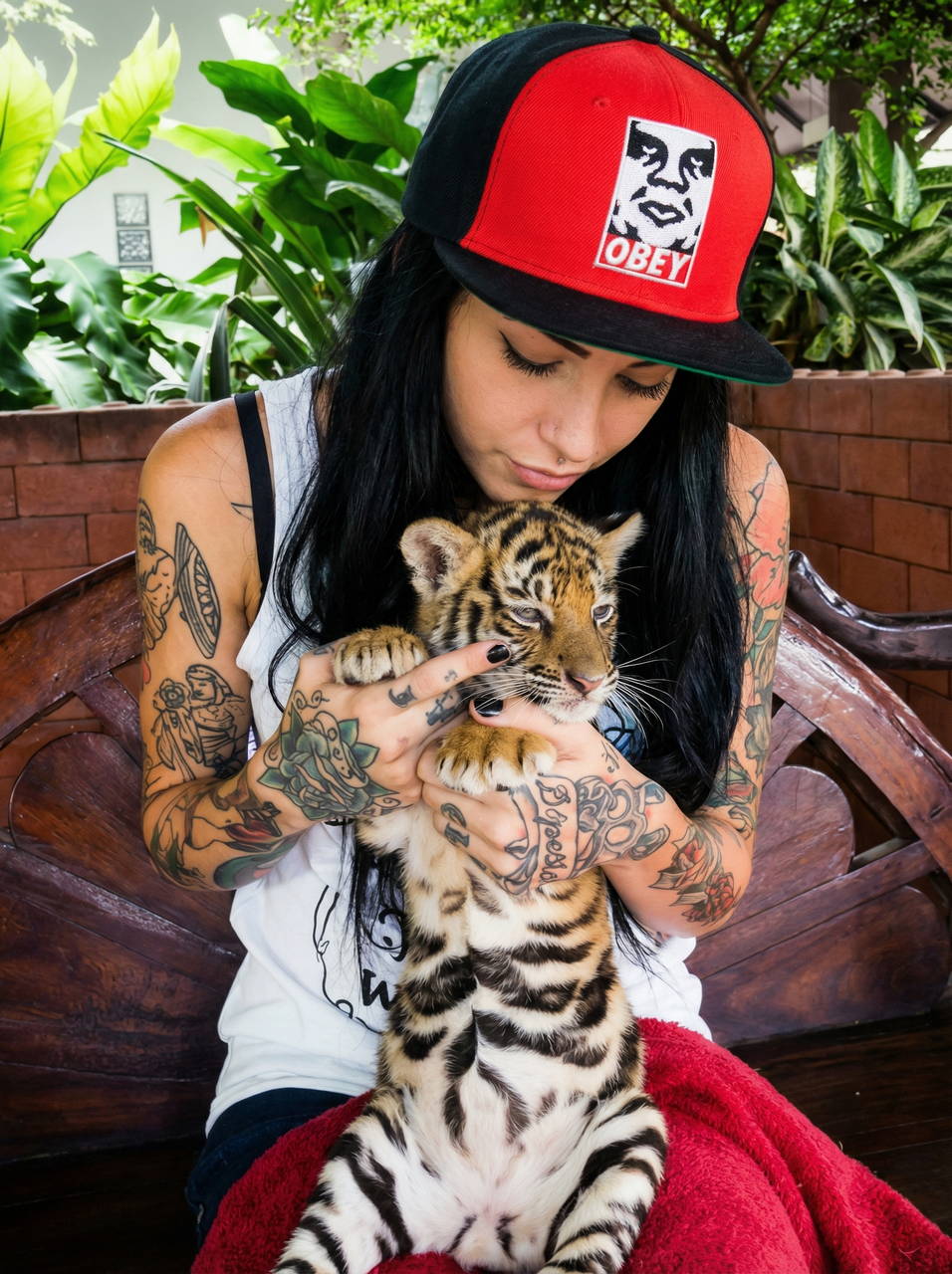 Фирменная кепка бейсболка OBEY Black and Red Andre Giant