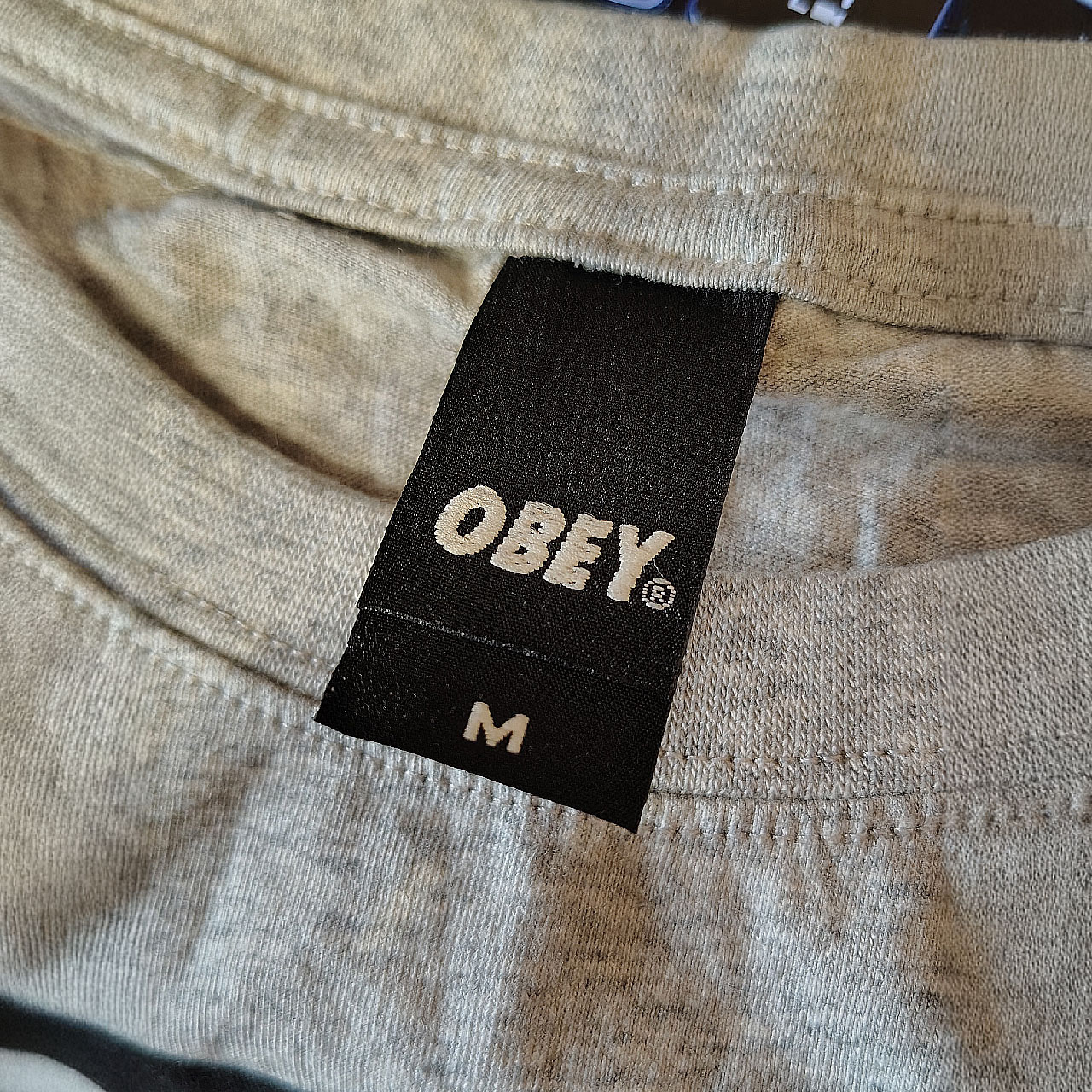 Винтажная фирменная футболка OBEY Shepard Fairey Public Works Medal 2004