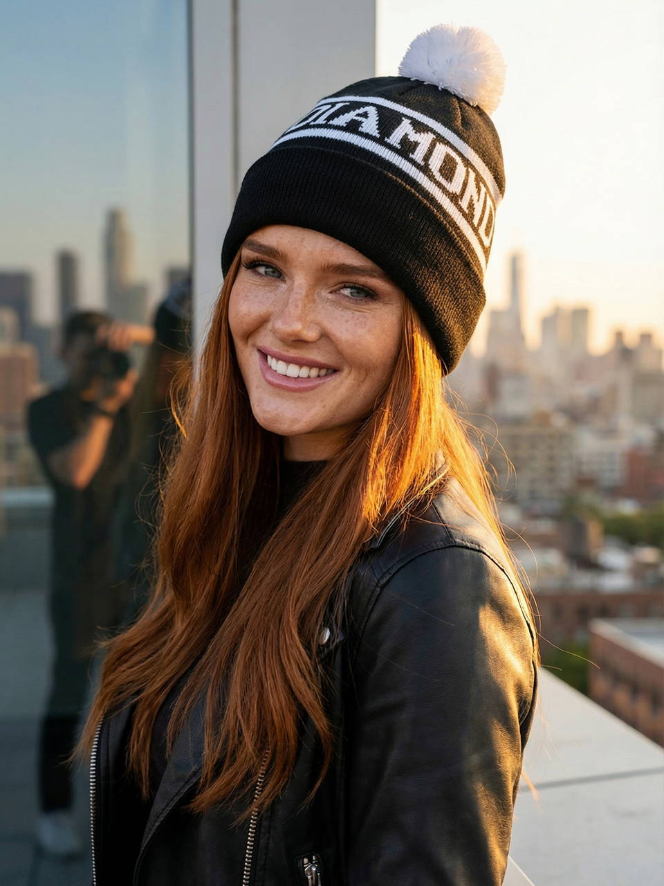 Шапка Diamond Supply Co чёрная с белым помпоном