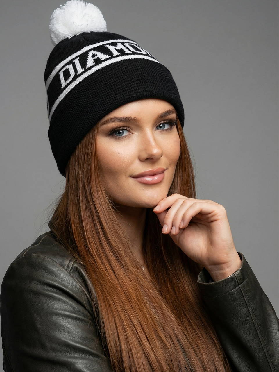 Шапка Diamond Supply Co чёрная с белым помпоном