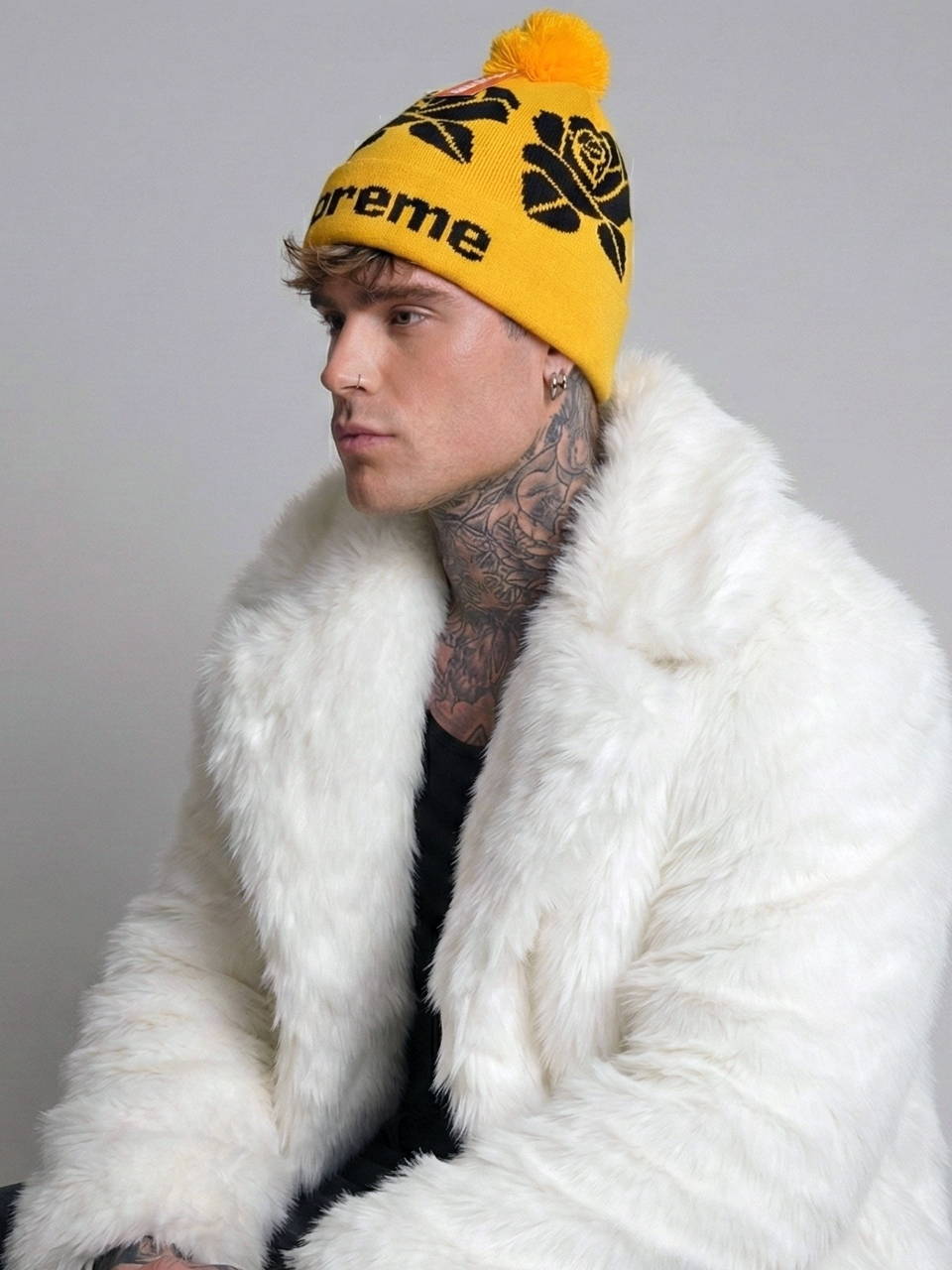 Шапка Supreme Rose Cuffed Pom оранжевая с помпоном