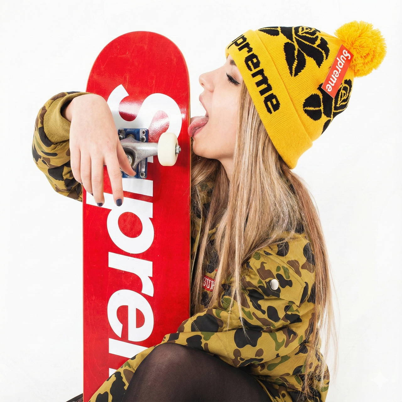 Шапка Supreme Rose Cuffed Pom оранжевая с помпоном