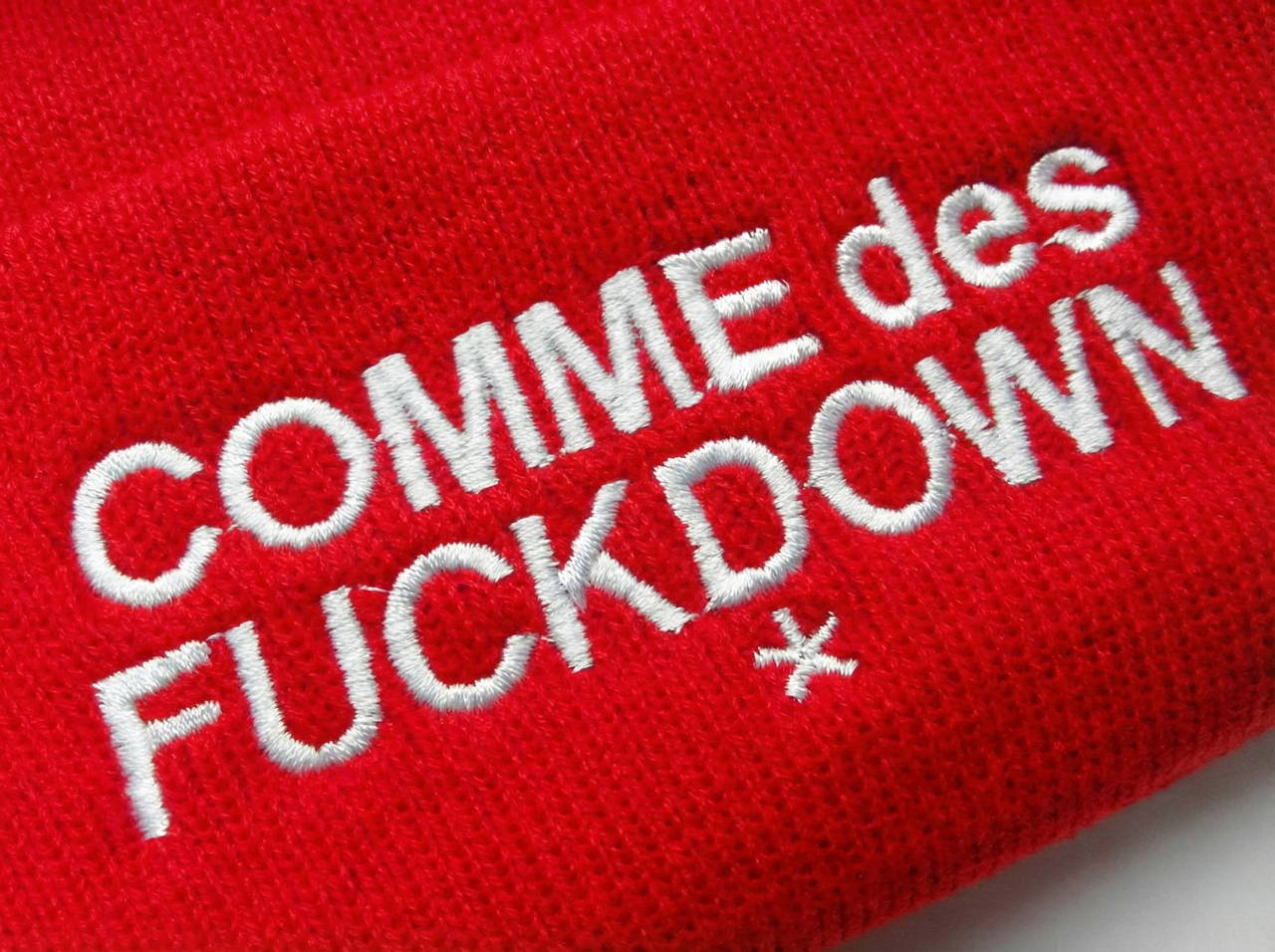 Шапка Comme des Fuckdown красная