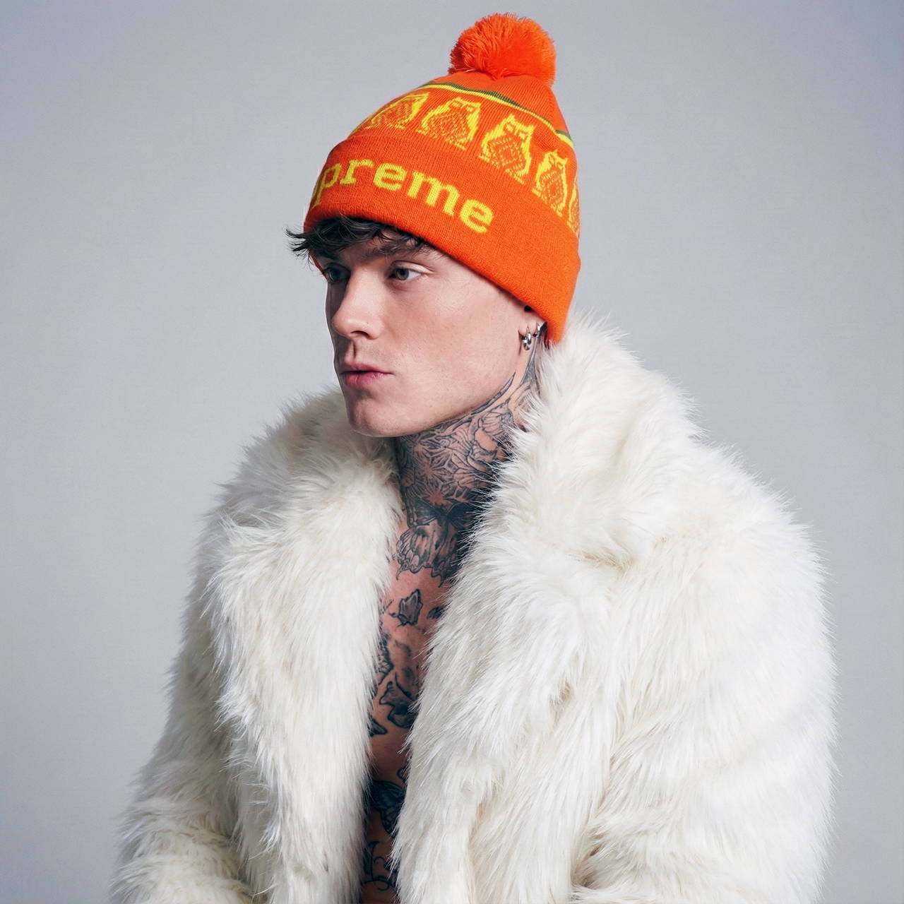 Шапка Supreme Owls Pom оранжевая с помпоном