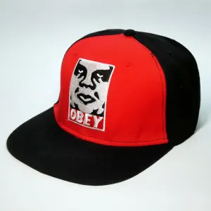 Фирменная кепка бейсболка OBEY Black and Red Andre Giant