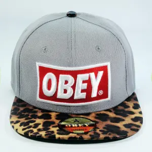 Кепка бейсболка OBEY Gray Leopard bossy logo