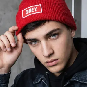 Шапка OBEY Urban красная