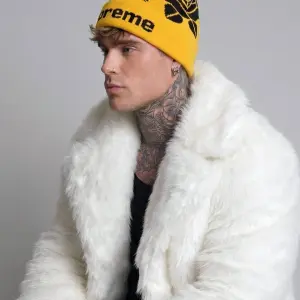 Шапка Supreme Rose Cuffed Pom оранжевая с помпоном