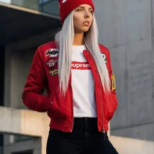 Шапка Supreme New Era красная